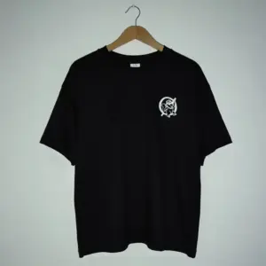 Camiseta Feel the Wave - Streetwear Sostenible Arkor